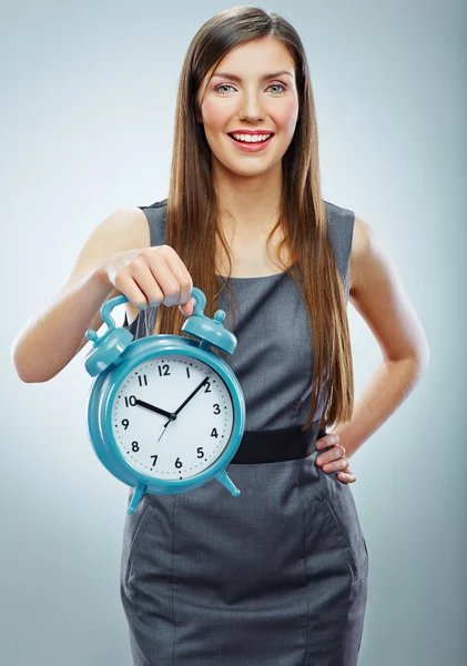 Retrato de mujer de negocios sosteniendo reloj . —  Fotos de Stock