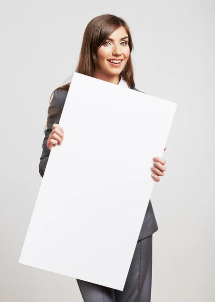 Mujer de negocios con tablero en blanco — Foto de Stock
