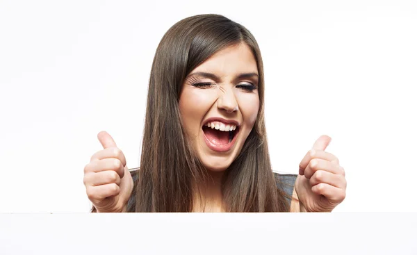 Sorrindo mulher de negócios com grande placa em branco — Fotografia de Stock