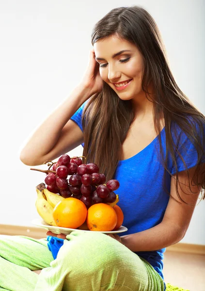 Frau mit Früchten — Stockfoto