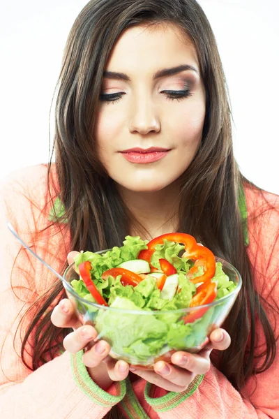 Jovem come salada . — Fotografia de Stock