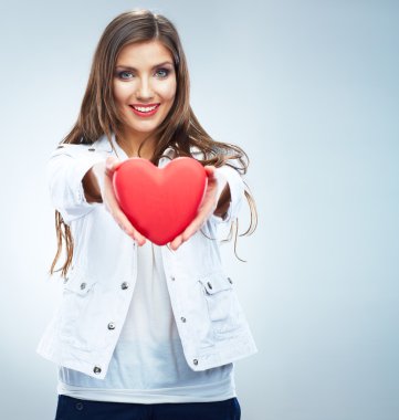 Kadını tutun kırmızı kalp