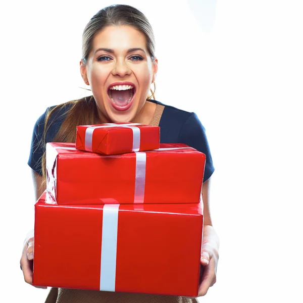 Glückliche Frau hält Geschenkboxen in der Hand — Stockfoto