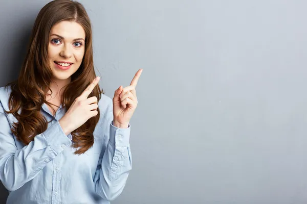 Mujer señalando dedo — Foto de Stock