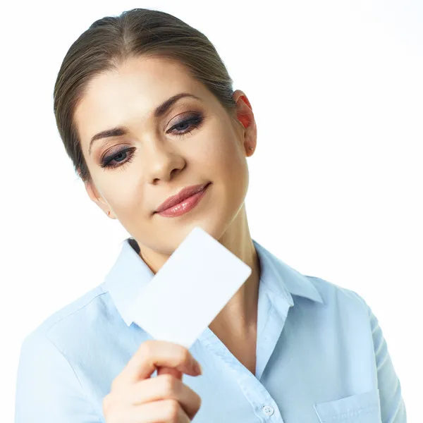 Mujer de negocios sosteniendo tarjeta vacía — Foto de Stock