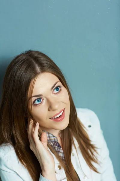 Hermoso retrato de mujer sonriente — Foto de Stock