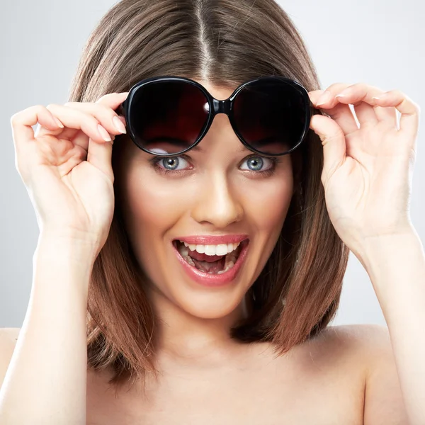 Donna con occhiali da sole — Foto Stock
