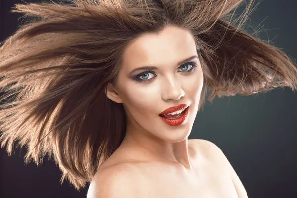 Kadın saç üfleme — Stok fotoğraf