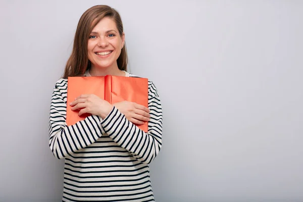 Sorrindo Feliz Jovem Professora Segurando Vermelho Livro Aberto Isolado Retrato — Fotografia de Stock