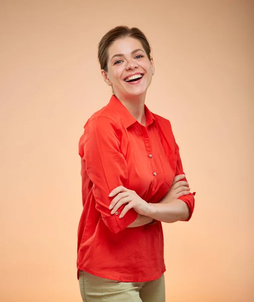 Mulher Sorridente Vermelho Camisa Isolado Retrato — Fotografia de Stock