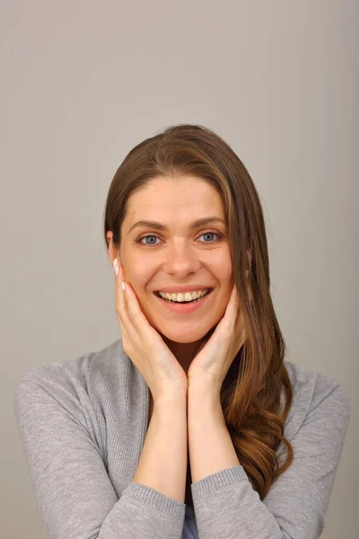 Lycklig Kvinna Med Öppen Mun Närbild Ansikte Porträtt — Stockfoto