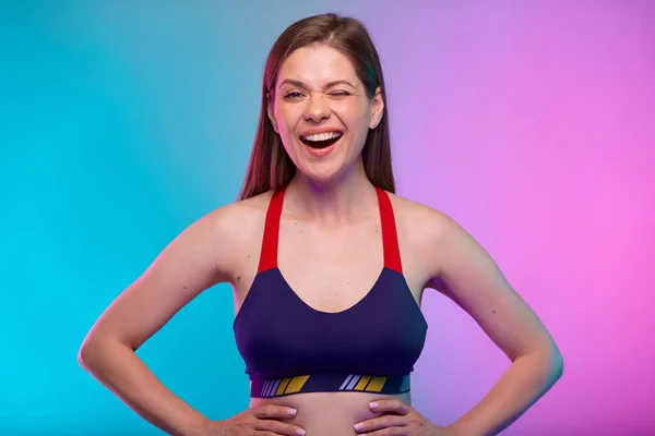 Spor Sütyen Giymiş Göz Kırpan Sporcu Kadın Neon Çok Renkli — Stok fotoğraf