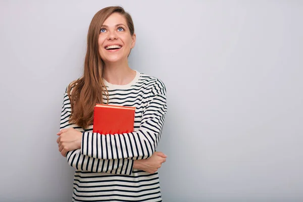 Jonge Vrouw Vrouw Lerares Holding Boek Zoek Omhoog Geïsoleerd Portret — Stockfoto