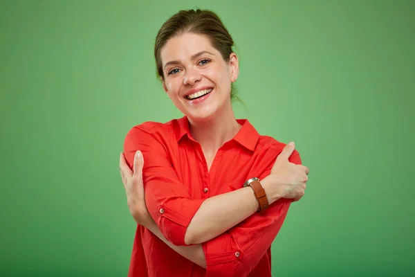 Mulher Verde Com Camisa Vermelha Sorrindo Feminino Pessoa Isolada Retrato — Fotografia de Stock