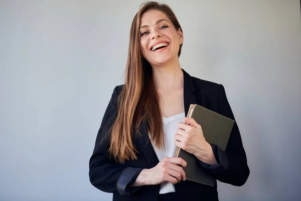 Mujer Sonriente Maestra Estudiante Traje Negro Sosteniendo Libro —  Fotos de Stock