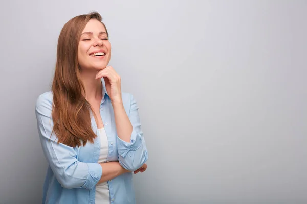 Dromend Denkende Gelukkige Vrouw Met Gesloten Ogen Geïsoleerd Vrouwelijk Portret — Stockfoto