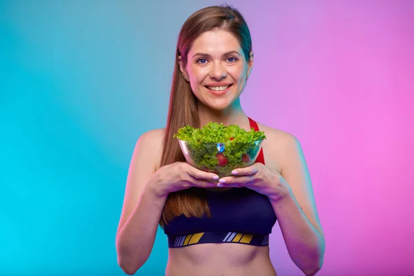 Femme Sportive Souriante Tenue Sport Salade Verte Dans Bol Verre — Photo