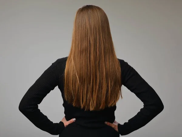 Dos Femme Debout Robe Noire Manches Longues Garde Les Mains — Photo