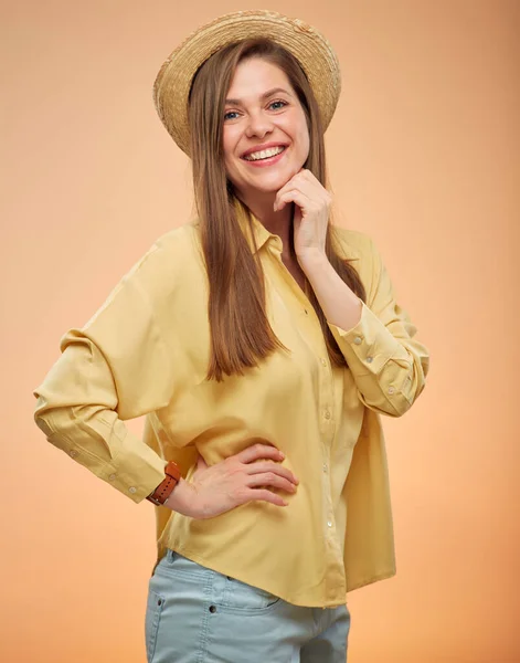 Щаслива Молода Леді Жовтій Сорочці Літньому Капелюсі Ізольована Портра — стокове фото