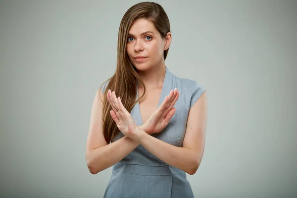 Vrouw Gebaren Stoppen Met Gekruiste Handen Geïsoleerde Vrouwelijke Portret — Stockfoto