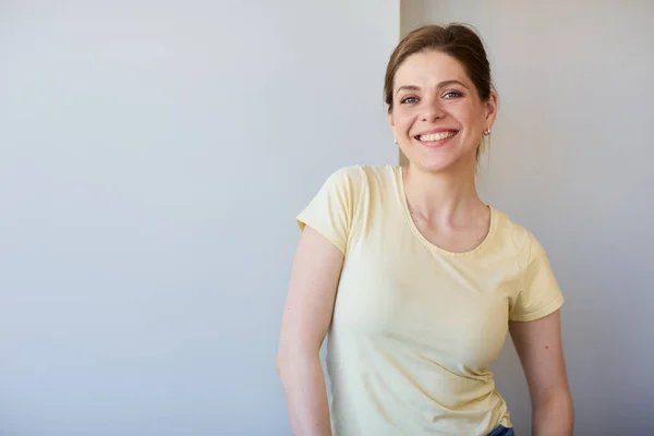 Retrato Isolado Mulher Feliz Sorria Com Dentes — Fotografia de Stock