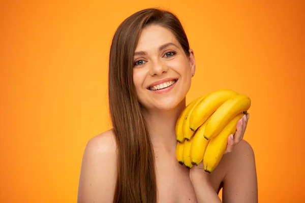 Smaling Donna Viso Ritratto Ragazza Che Tiene Banana Grappolo Isolato — Foto Stock