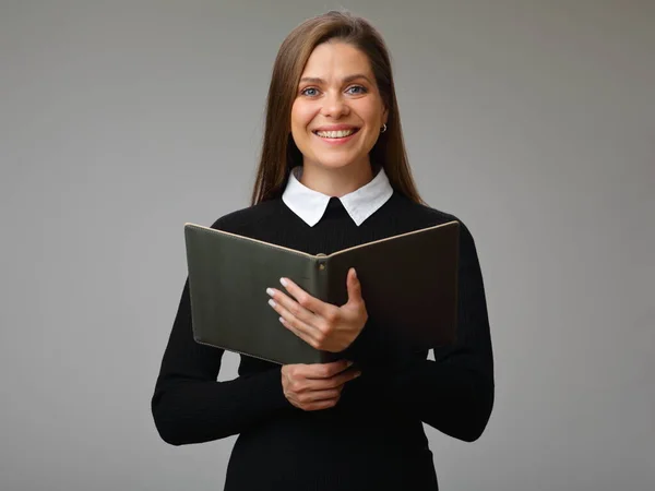 Glimlachende Vrouw Zwart Zakenpak Met Witte Kraag Lang Haar Met — Stockfoto