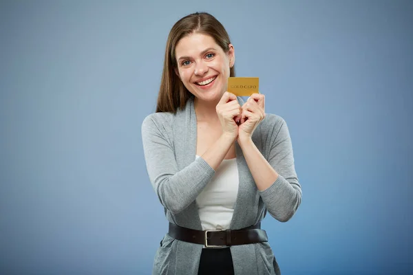 Mulher Com Cartão Crédito Isolado Retrato — Fotografia de Stock