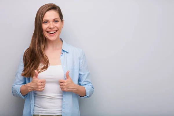 Mulher Sorrindo Polegares Para Cima Com Duas Mãos Retrato Feminino — Fotografia de Stock