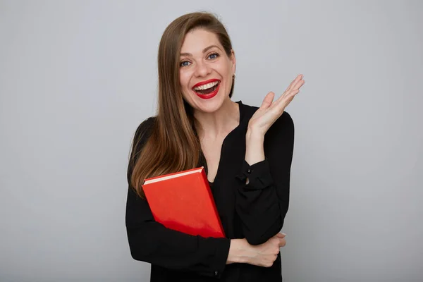 Mulher Estudante Adulto Segurando Livro Vermelho Retrato Isolado Mulher Camisa — Fotografia de Stock