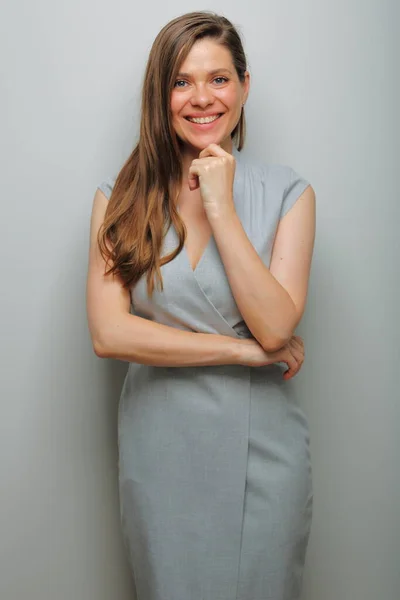 Lächelnde Frau Die Ihr Gesicht Berührt Geschäftsfrau Grauen Business Dress — Stockfoto