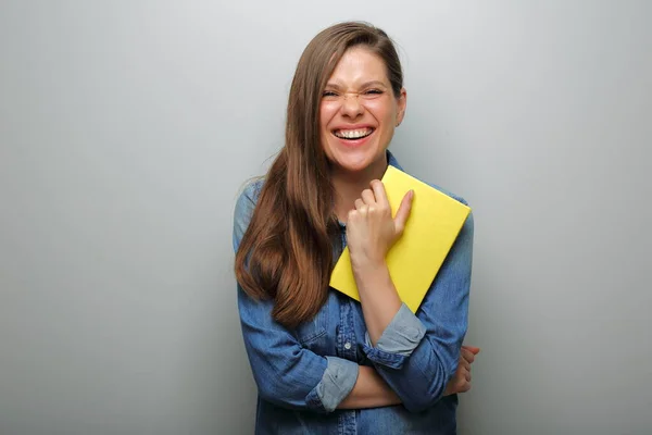 Glückliche Studentin Mit Buch Frau Lässigen Blauen Hemd Isoliert Porträt — Stockfoto