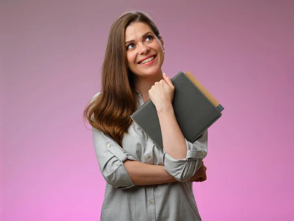 Šťastný Učitel Nebo Studentka Drží Knihu Dívá Jinam Izolovaný Portrét — Stock fotografie