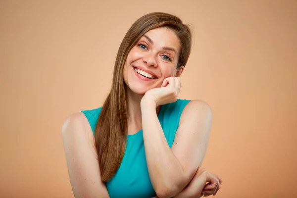 Retrato Feminino Jovem Sorridente Senhora Verde Vestido Azul Isolado Fundo — Fotografia de Stock