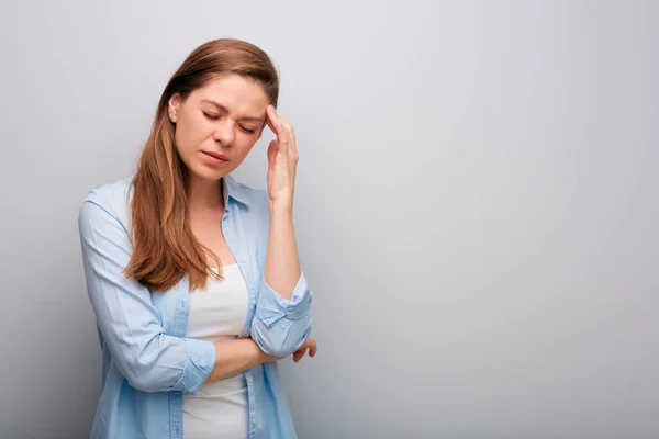 Vereinzelte Kopfschmerzen Bei Frauen Mit Händen Auf Dem Kopf Mädchen — Stockfoto