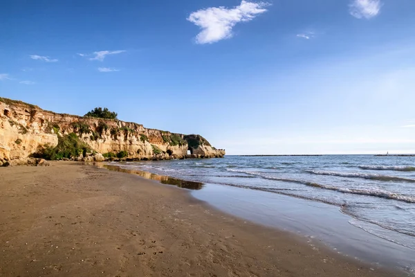 Krajobraz Morzem Brzegiem Klif Przybrzeżny Mieście Anzio Prowincja Roma Włochy — Zdjęcie stockowe
