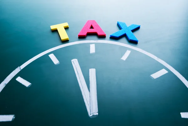 Время для налоговой концепции — стоковое фото
