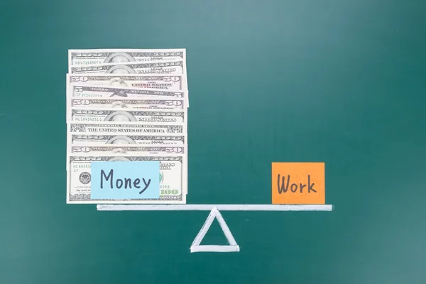 Concepto de equilibrio de trabajo y dinero — Foto de Stock