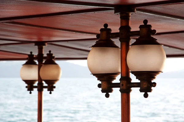 Lámparas en la cubierta — Foto de Stock