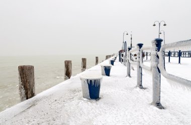 Kış saati, Macaristan at lake balaton liman