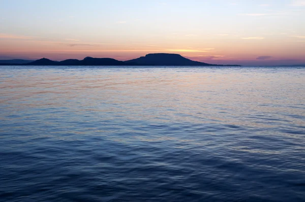 Şafak at lake balaton, Macaristan — Stok fotoğraf