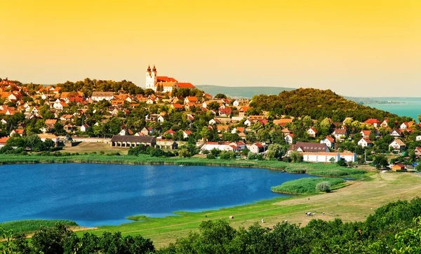 Paysage de Tihany au bord du lac intérieur, Hongrie — Photo