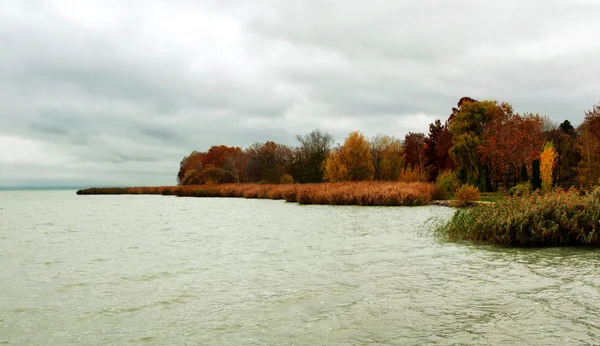 Krajobraz jesień jezioro Balaton, Węgry — Zdjęcie stockowe