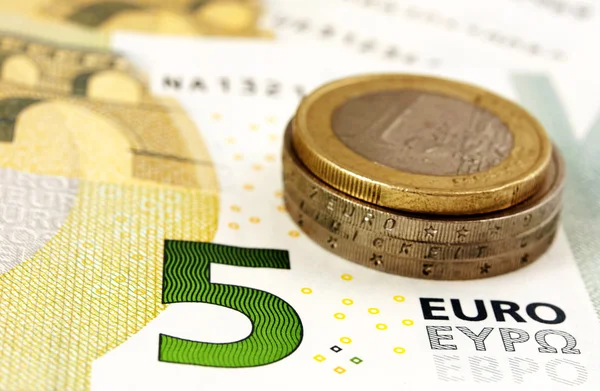 Euro bills and coins, macro — Stock Photo, Image