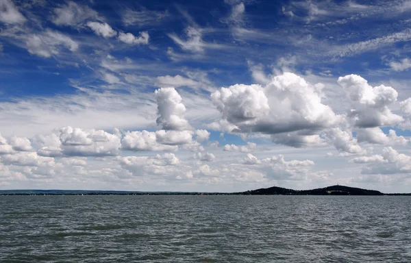 Πανοραμική τοπίο της λίμνης Μπάλατον, Ουγγαρία — Φωτογραφία Αρχείου
