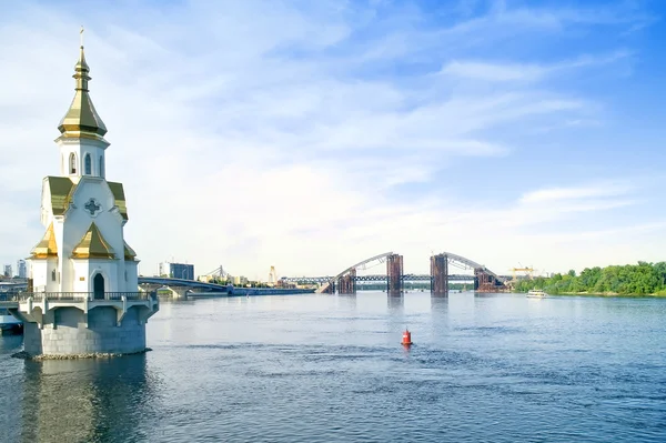 Kirche der heiligen Nischen der Wundertäter auf dem Wasser — Stockfoto