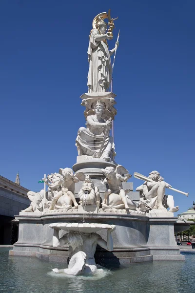 Brunnen der athena pallas — Stockfoto