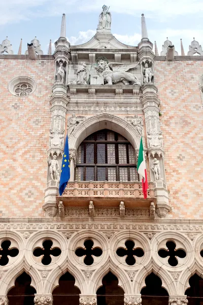 Doges Palace, balcony — Stock Photo, Image