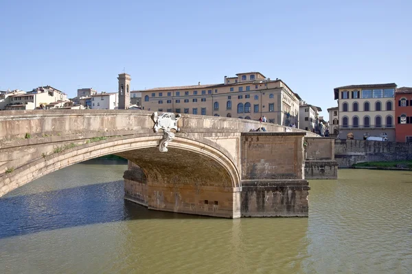 Bridge across the river Arno — Stock Photo, Image