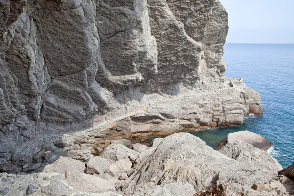 Sentiero attraverso le montagne — Foto Stock